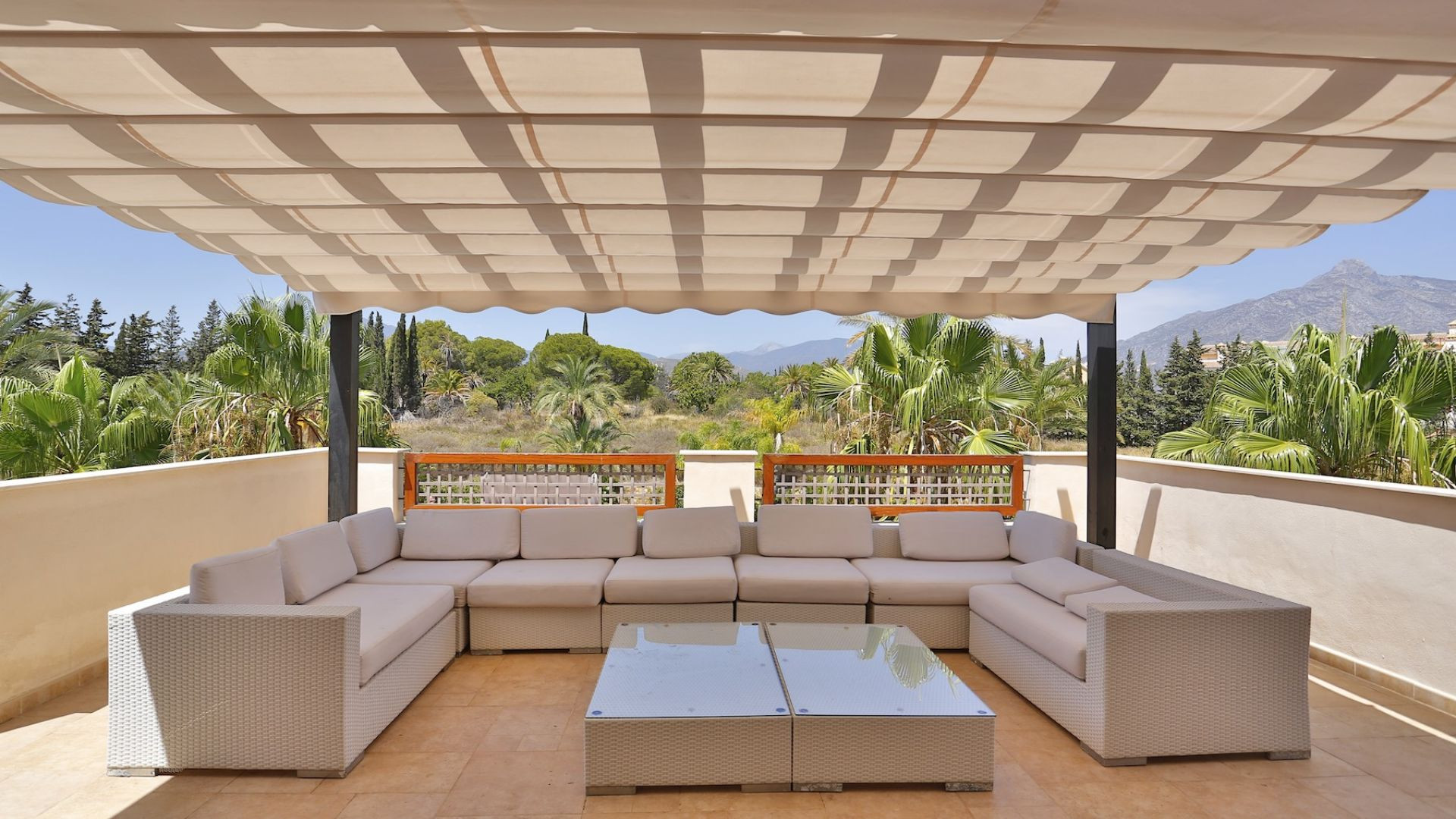 Nueva Andalucia Marbella penthouse 2 Bedrooms