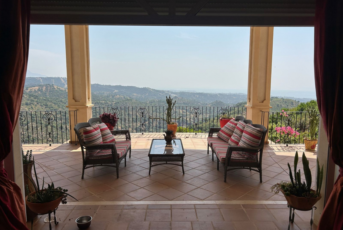 Estepona villa 7 Bedrooms