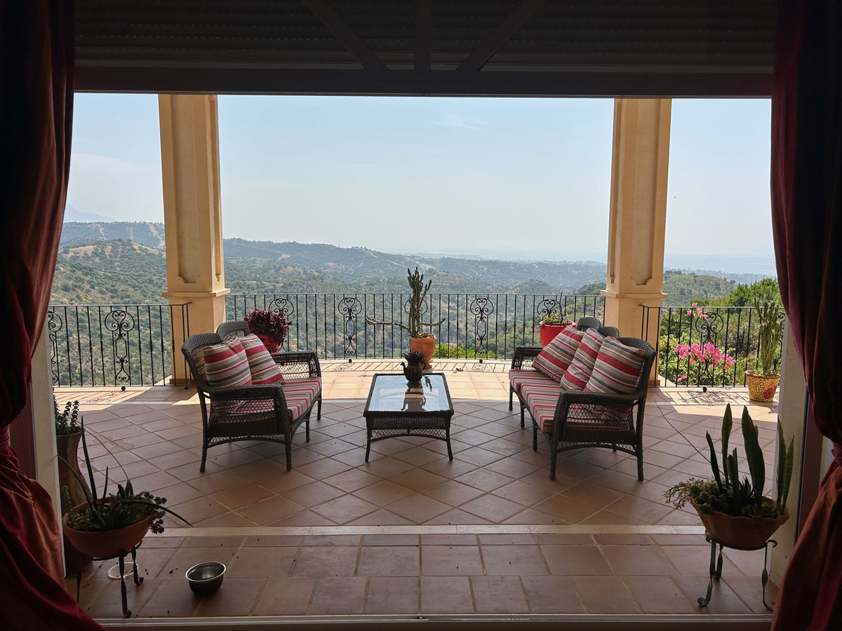 Estepona villa 7 Bedrooms