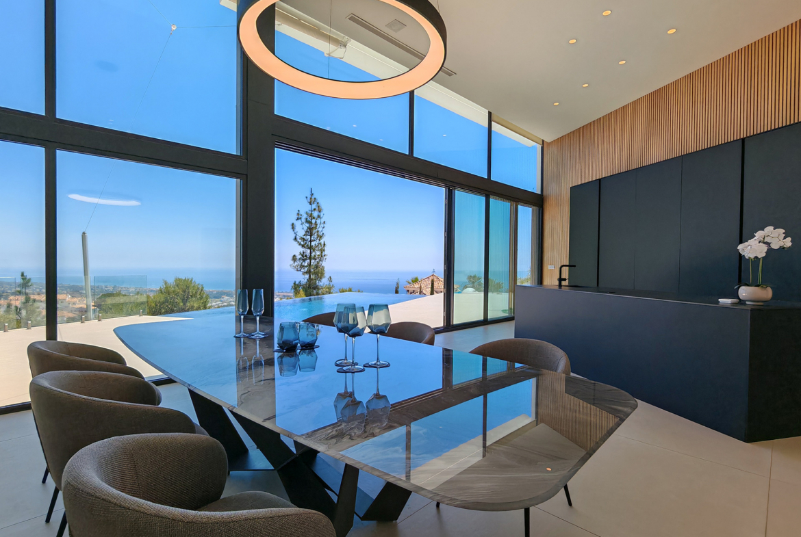 Los Monteros Marbella villa 4 Bedrooms