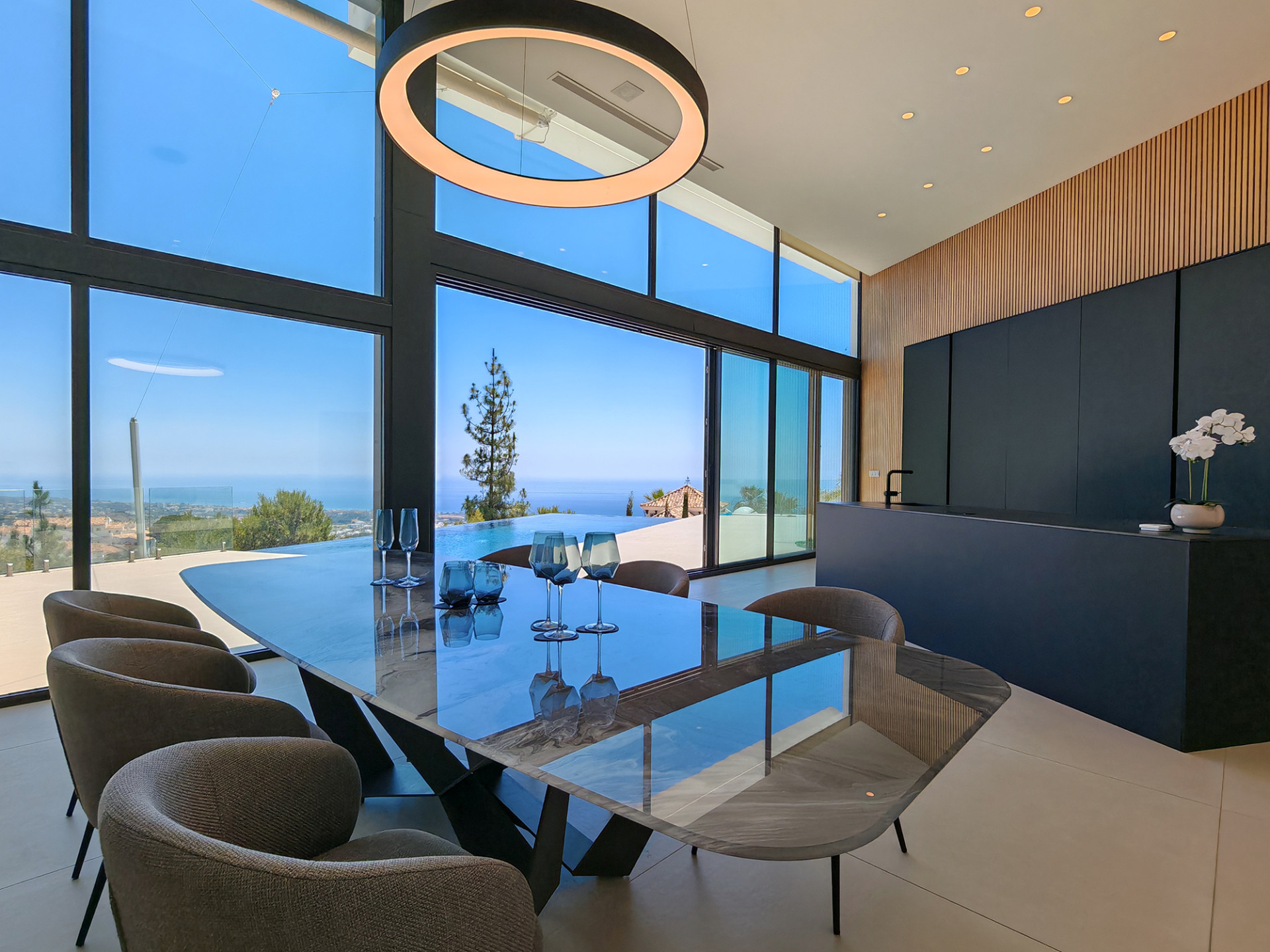 Los Monteros Marbella villa 4 Bedrooms
