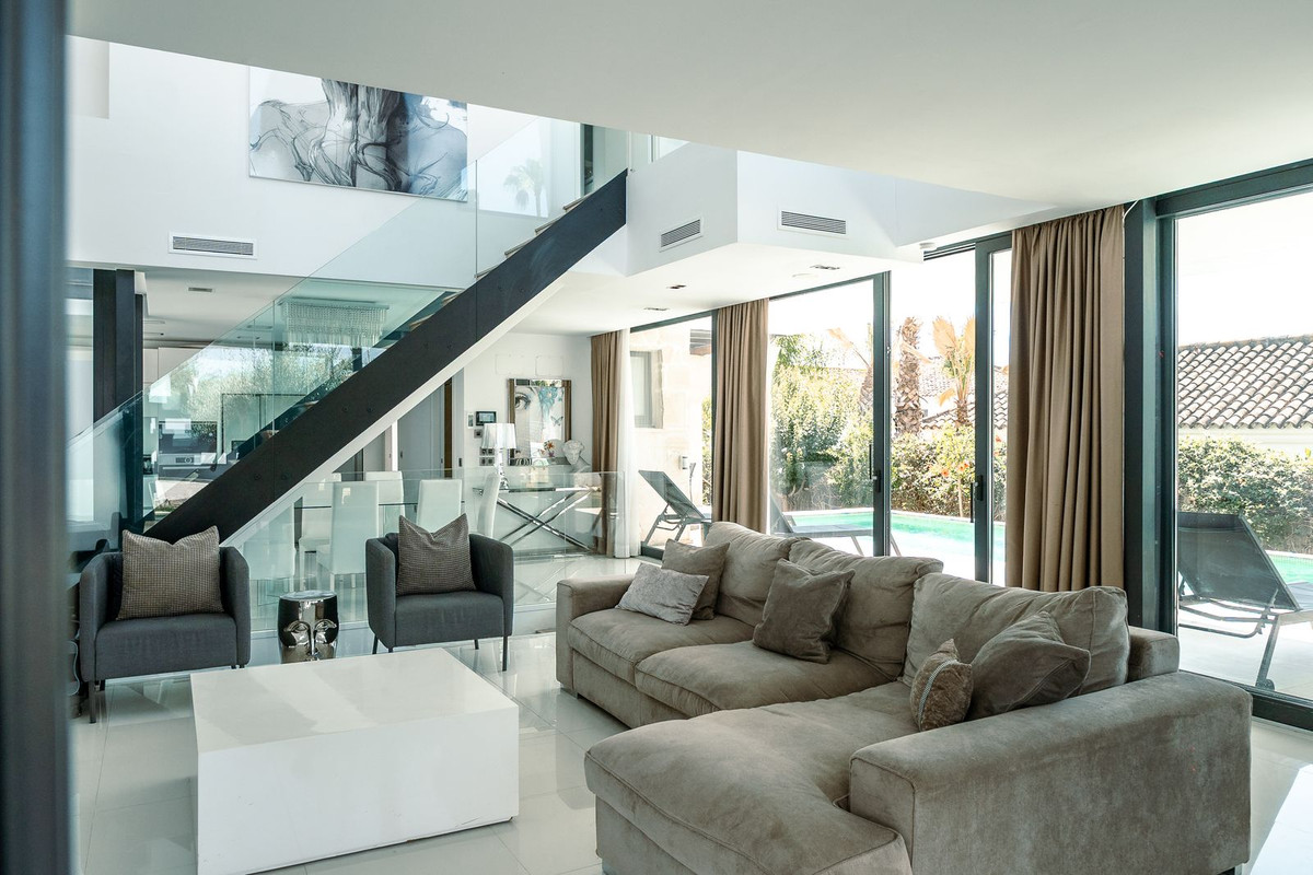 Nueva Andalucia Marbella villa 5 Bedrooms