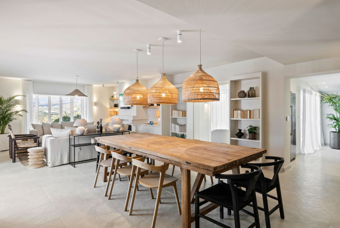 Las Chapas Marbella villa 3 Bedrooms