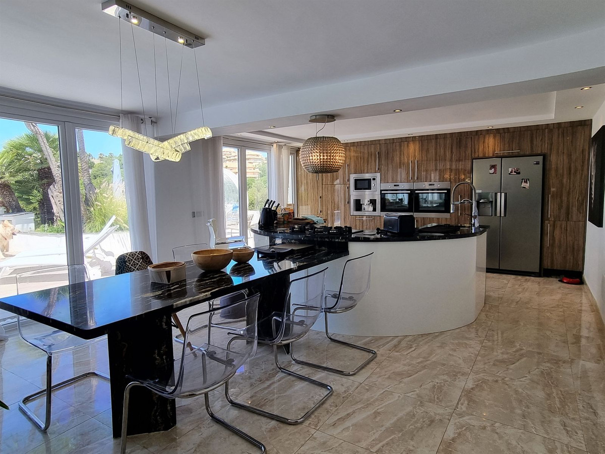Elviria Marbella villa 5 Bedrooms