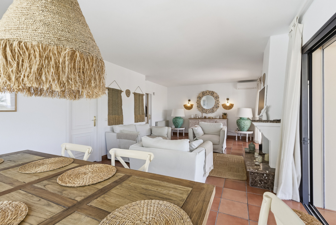 Las Chapas Marbella villa 6 Bedrooms