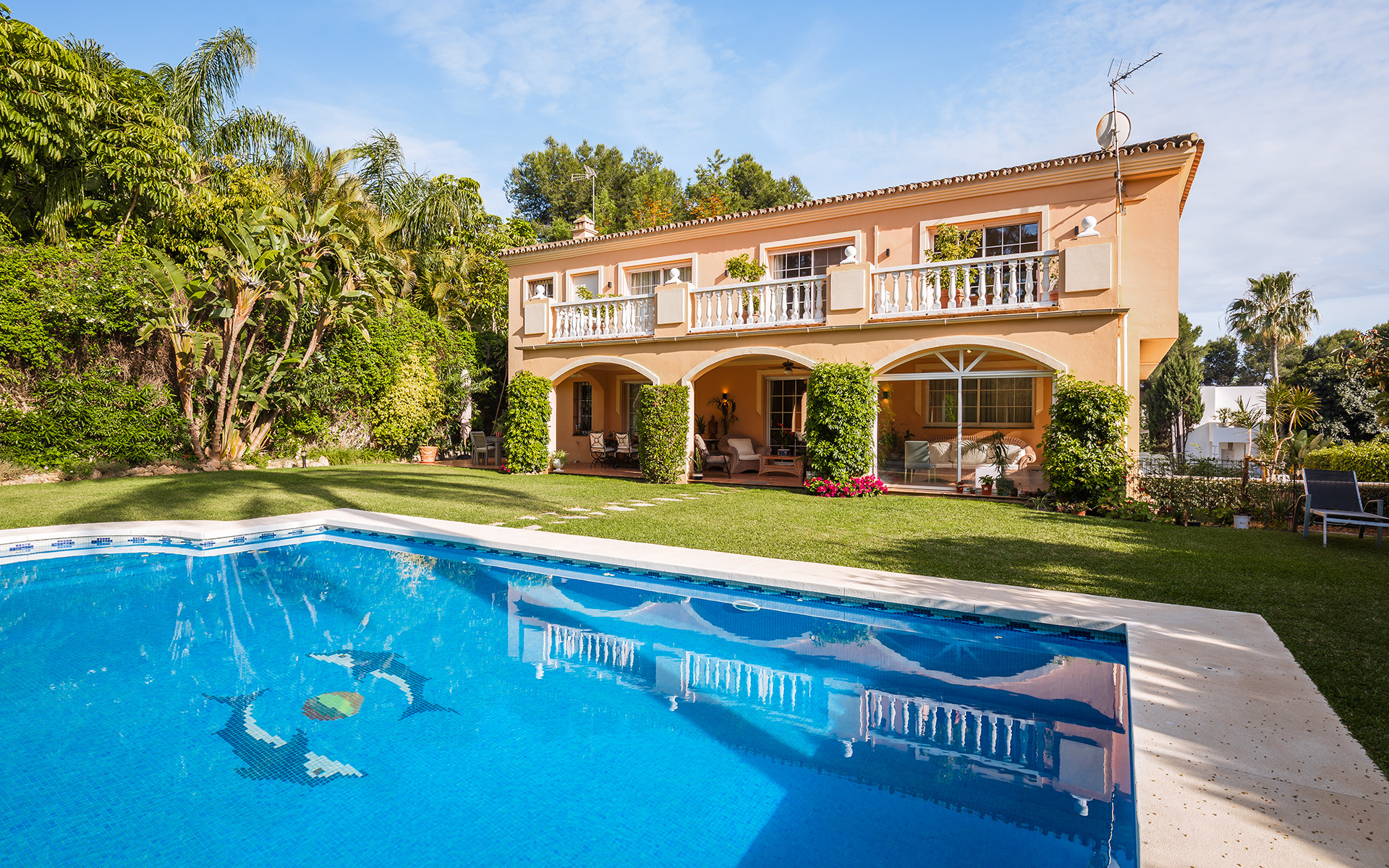 Nueva Andalucia Marbella villa 5 Bedrooms