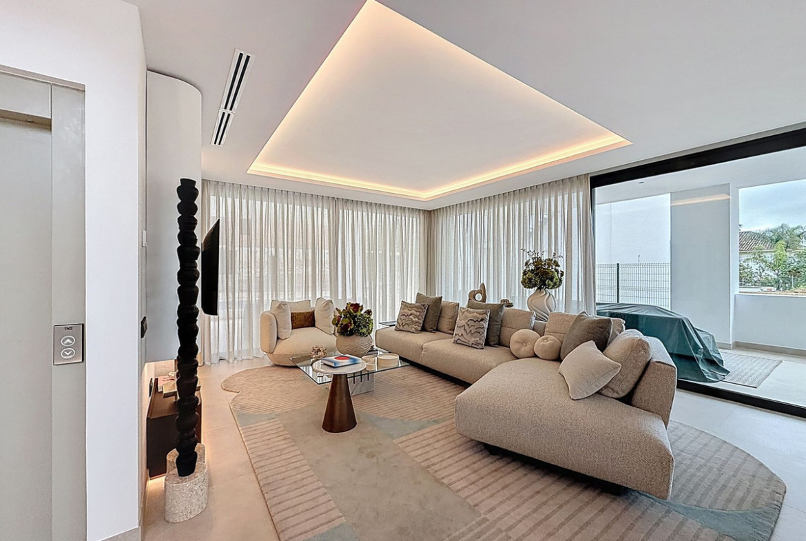 Nagueles Marbella villa 5 Bedrooms