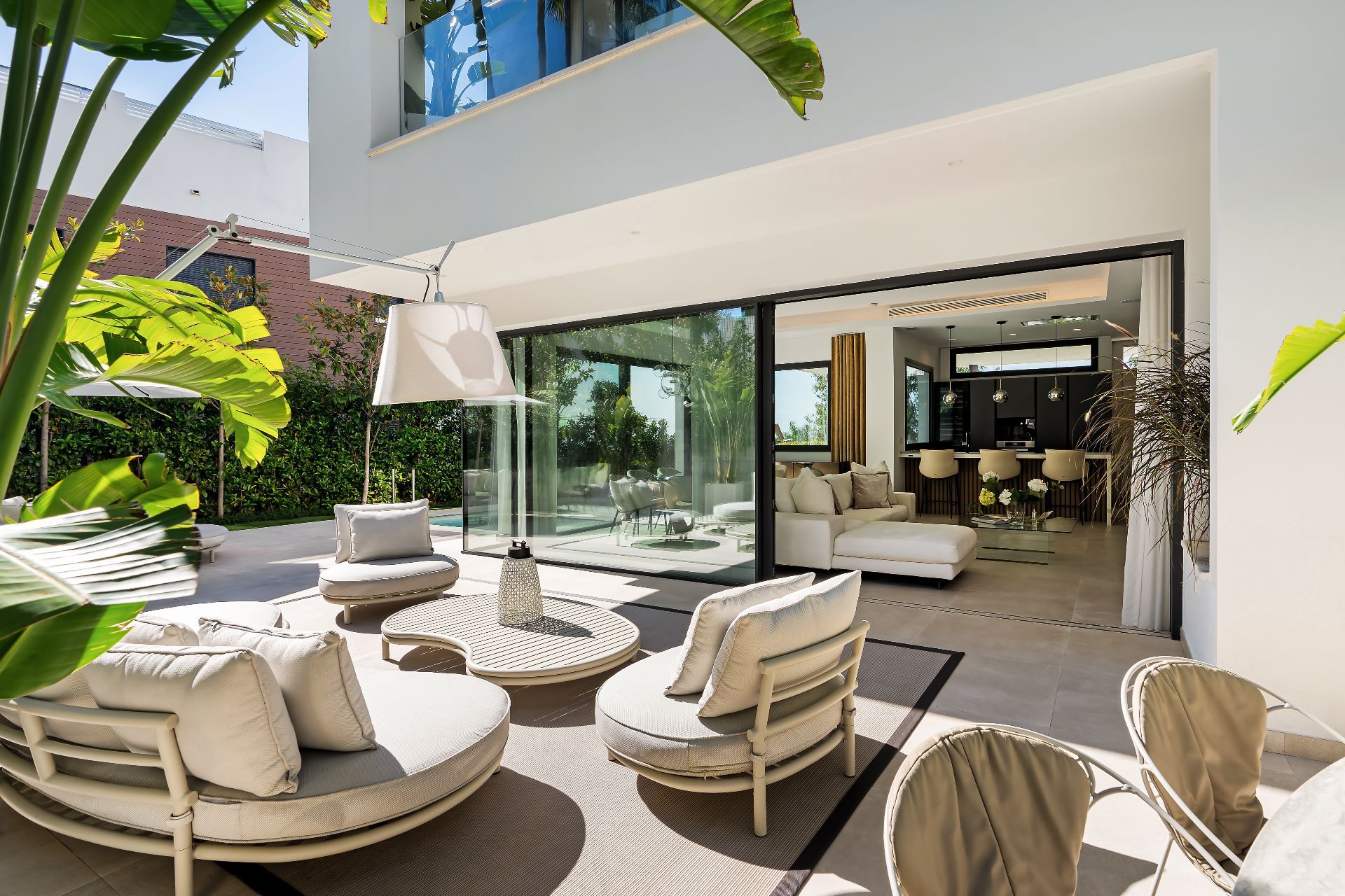 luxo-estate-10 Marbella Golden Mile Marbella villa 4 Bedrooms