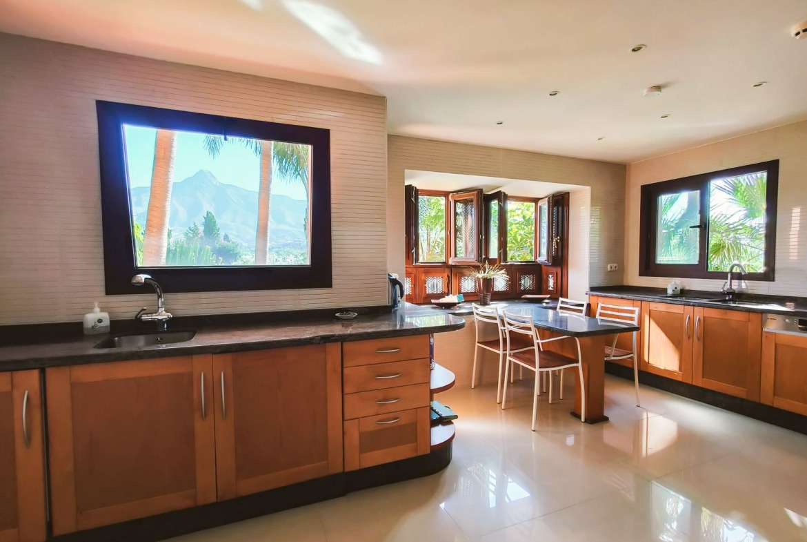 Nueva Andalucia Marbella penthouse 3 Bedrooms