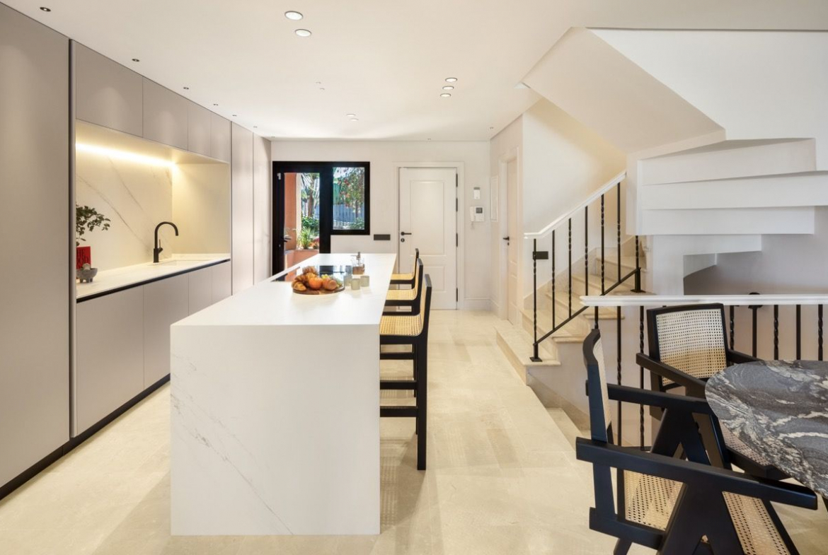 Marbella Golden Mile Marbella townhouse 4 Bedrooms