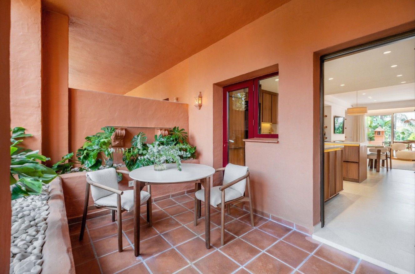 luxo-estate-10 Marbella Golden Mile Marbella townhouse 4 Bedrooms