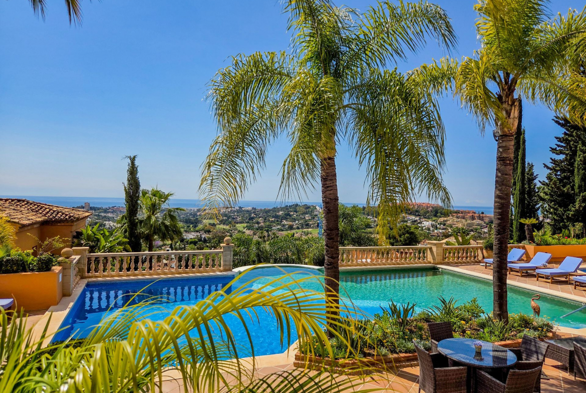 Nueva Andalucia Marbella apartment 4 Bedrooms