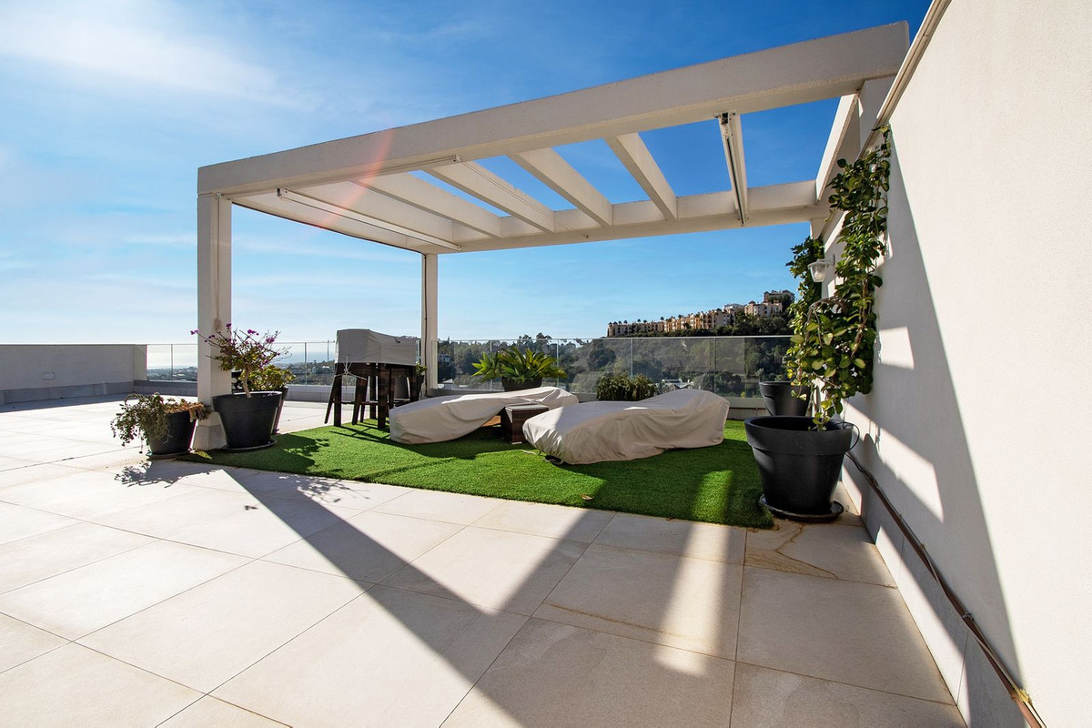 luxo-estate-10 La Quinta Benahavis penthouse 3 Bedrooms