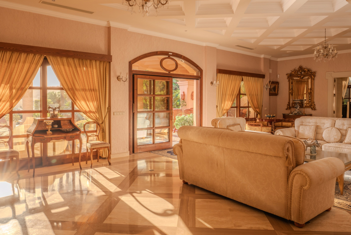 Nueva Andalucia Marbella villa 6 Bedrooms
