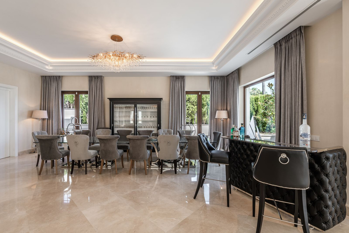 luxo-estate-10 Marbella Golden Mile Marbella villa 8 Bedrooms