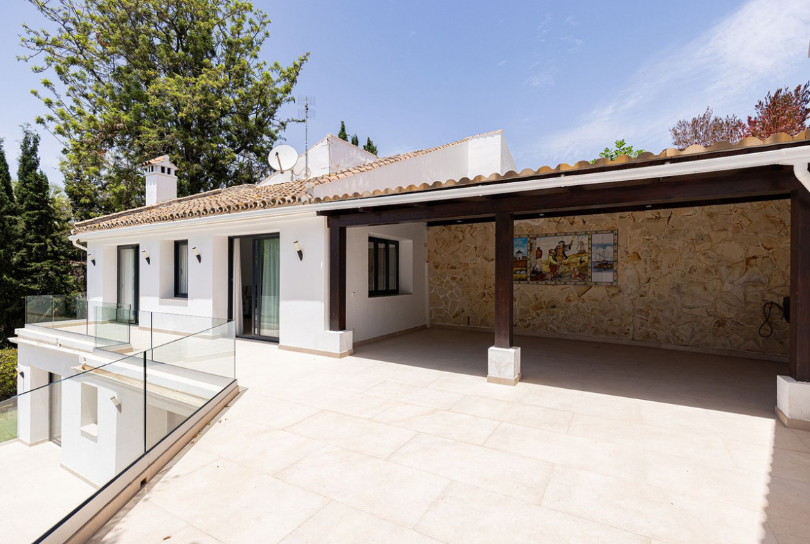 Las Chapas Marbella villa 4 Bedrooms