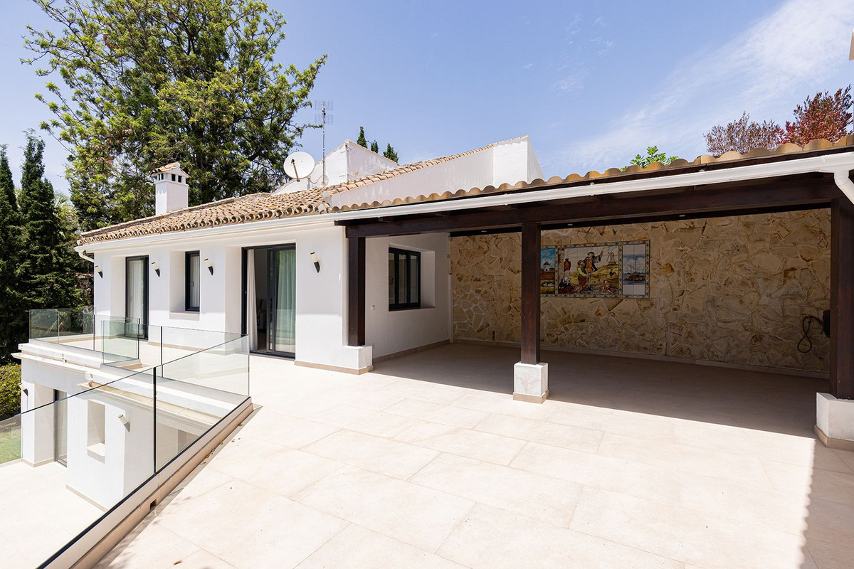 Las Chapas Marbella villa 4 Bedrooms