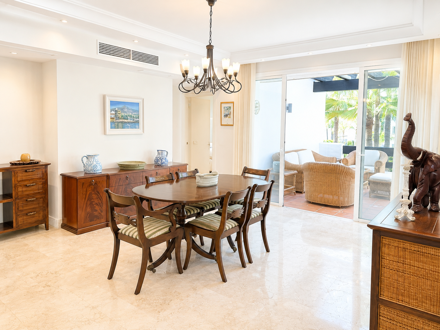 luxo-estate-10 Puerto Banus Marbella penthouse 3 Bedrooms
