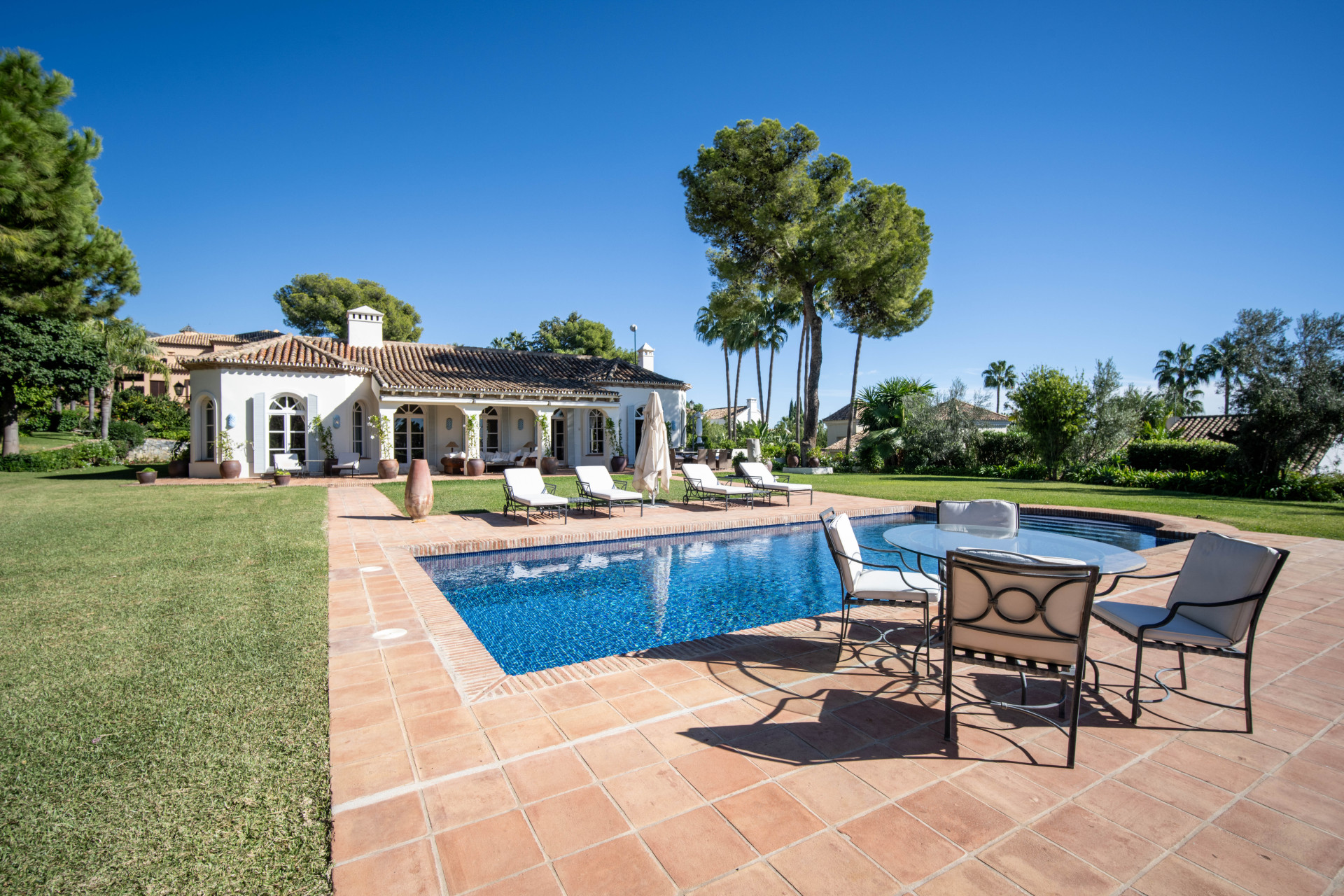 Marbella Golden Mile Marbella villa 5 Bedrooms