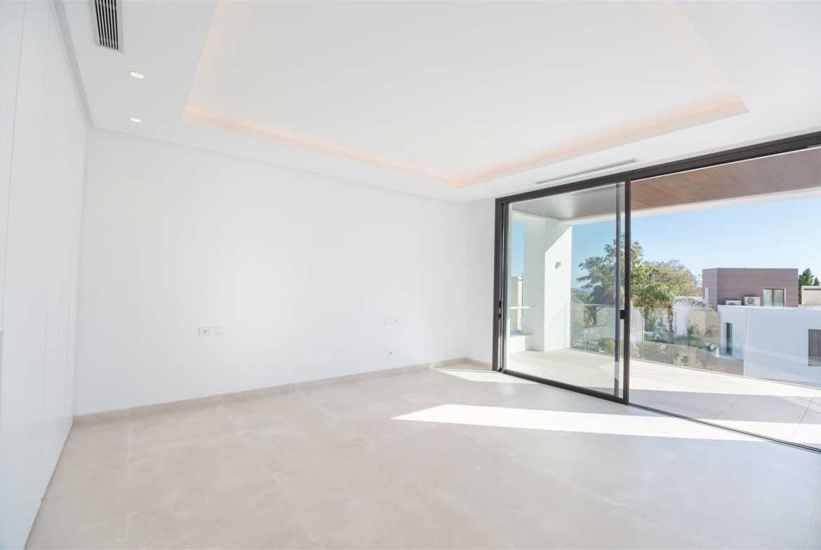 Puerto Banus Marbella villa 4 Bedrooms
