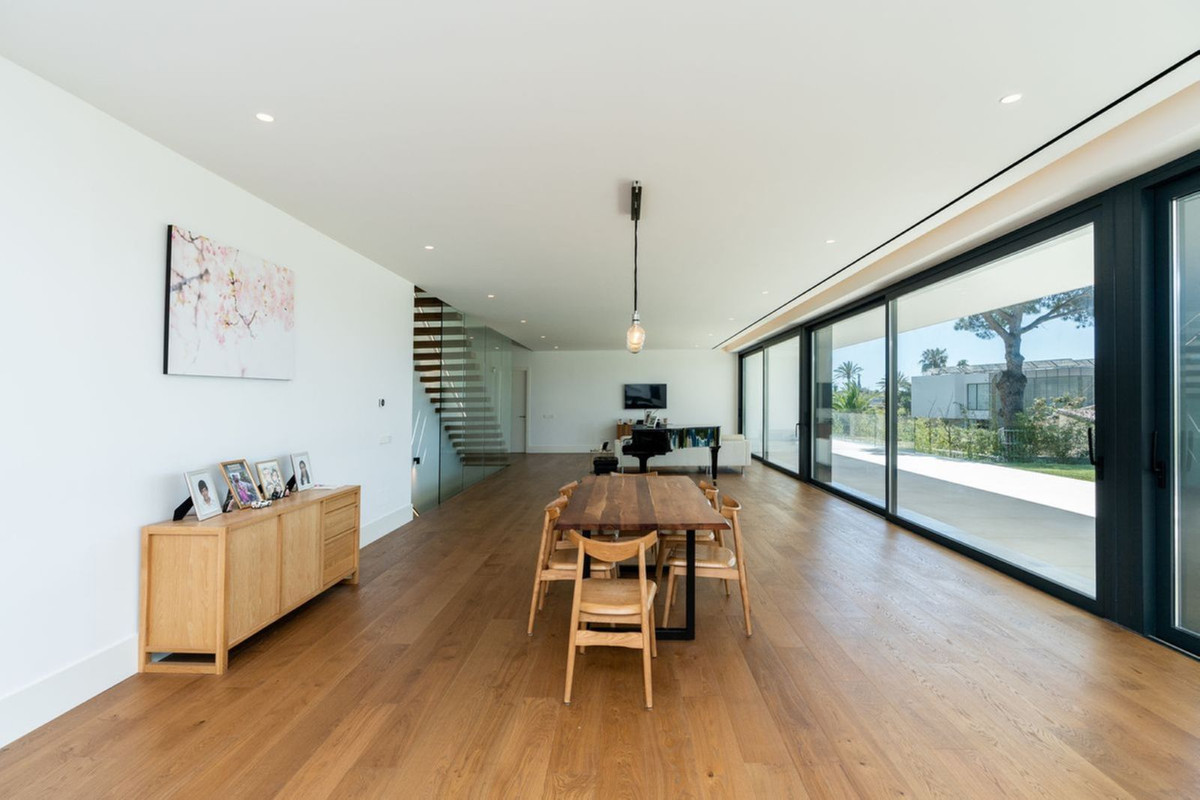 Marbesa Marbella villa 6 Bedrooms