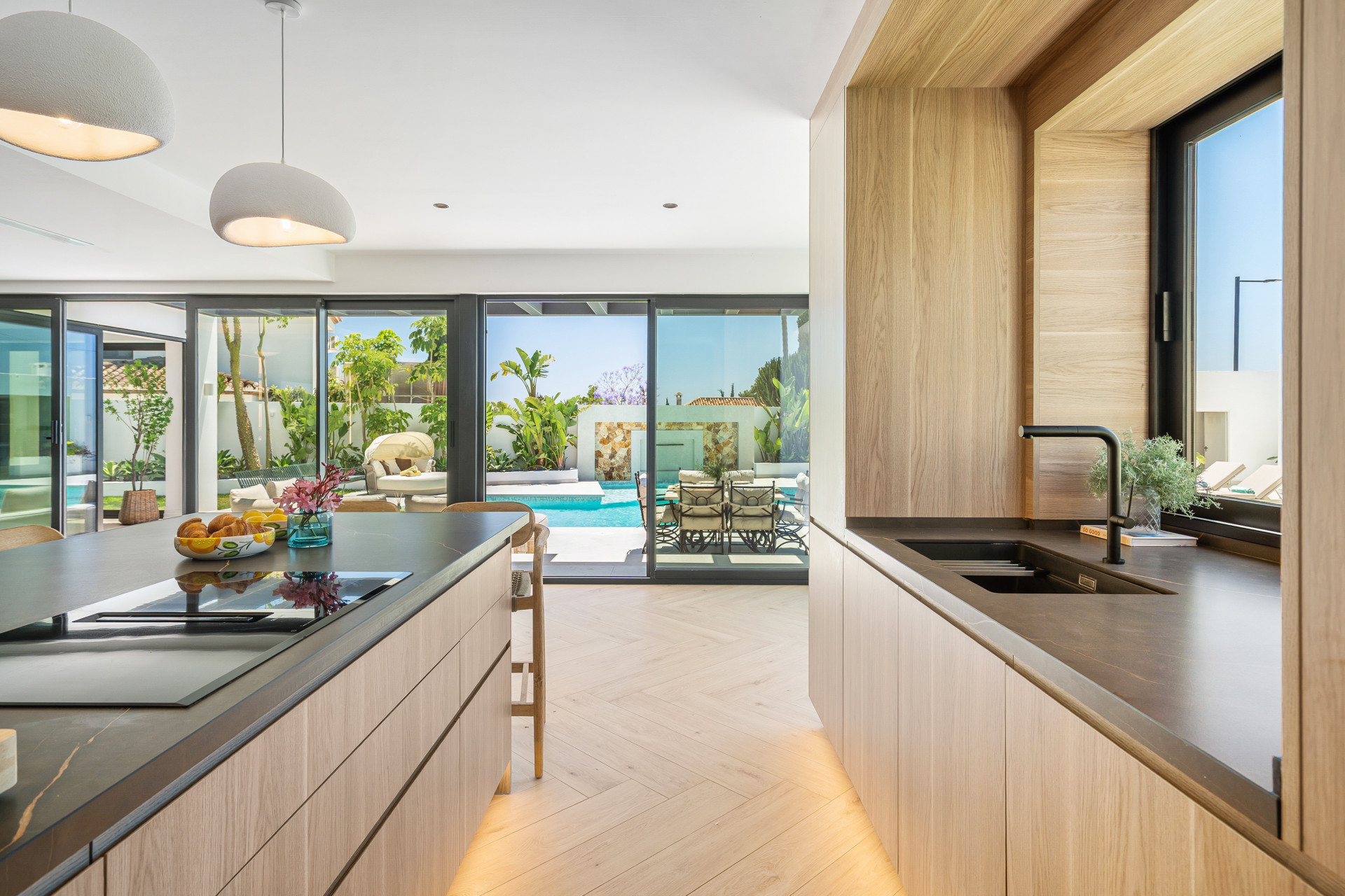 Estepona villa 6 Bedrooms