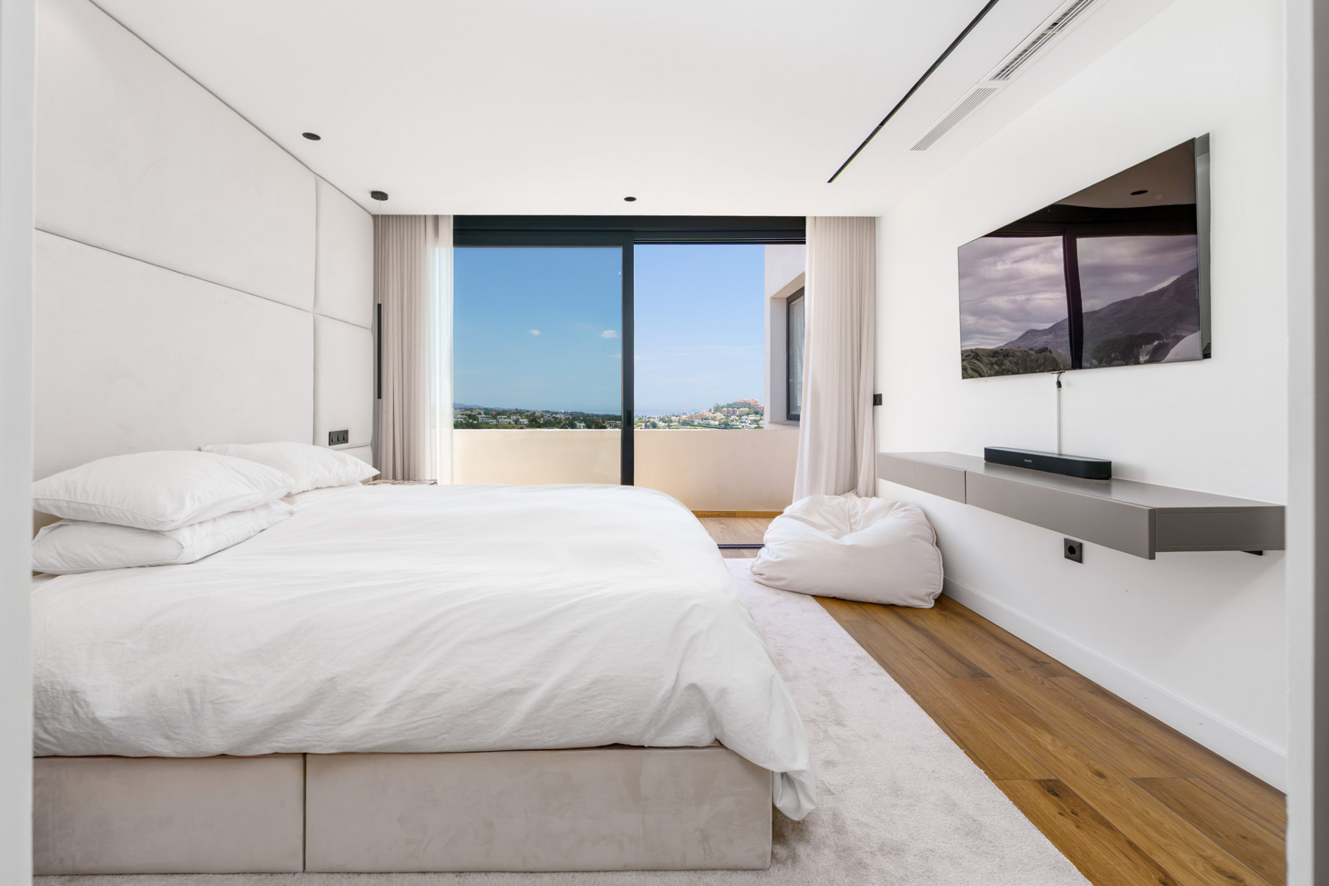 luxo-estate-11 La Quinta Benahavis townhouse 4 Bedrooms
