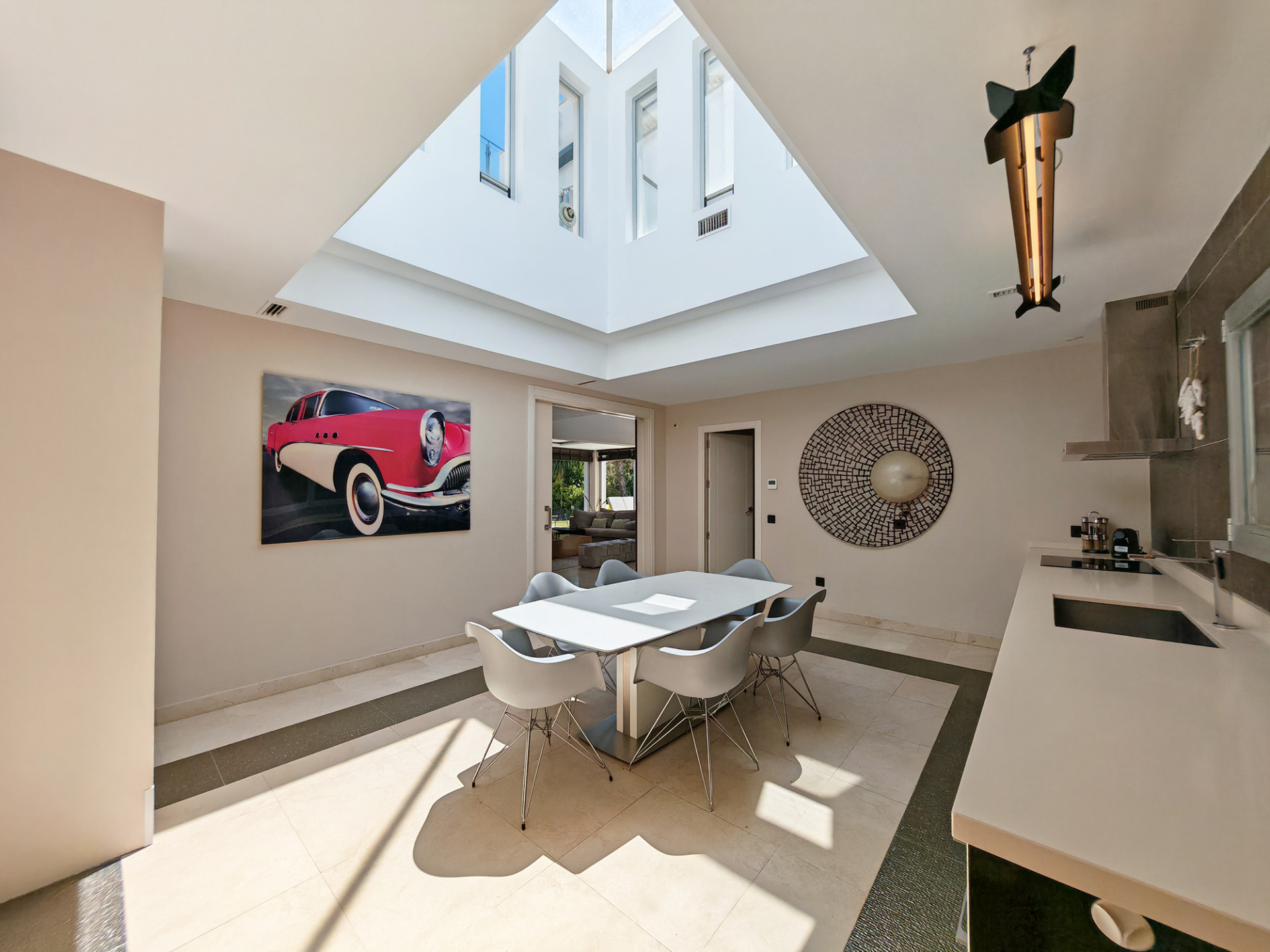 luxo-estate-11 El Rosario Marbella villa 3 Bedrooms