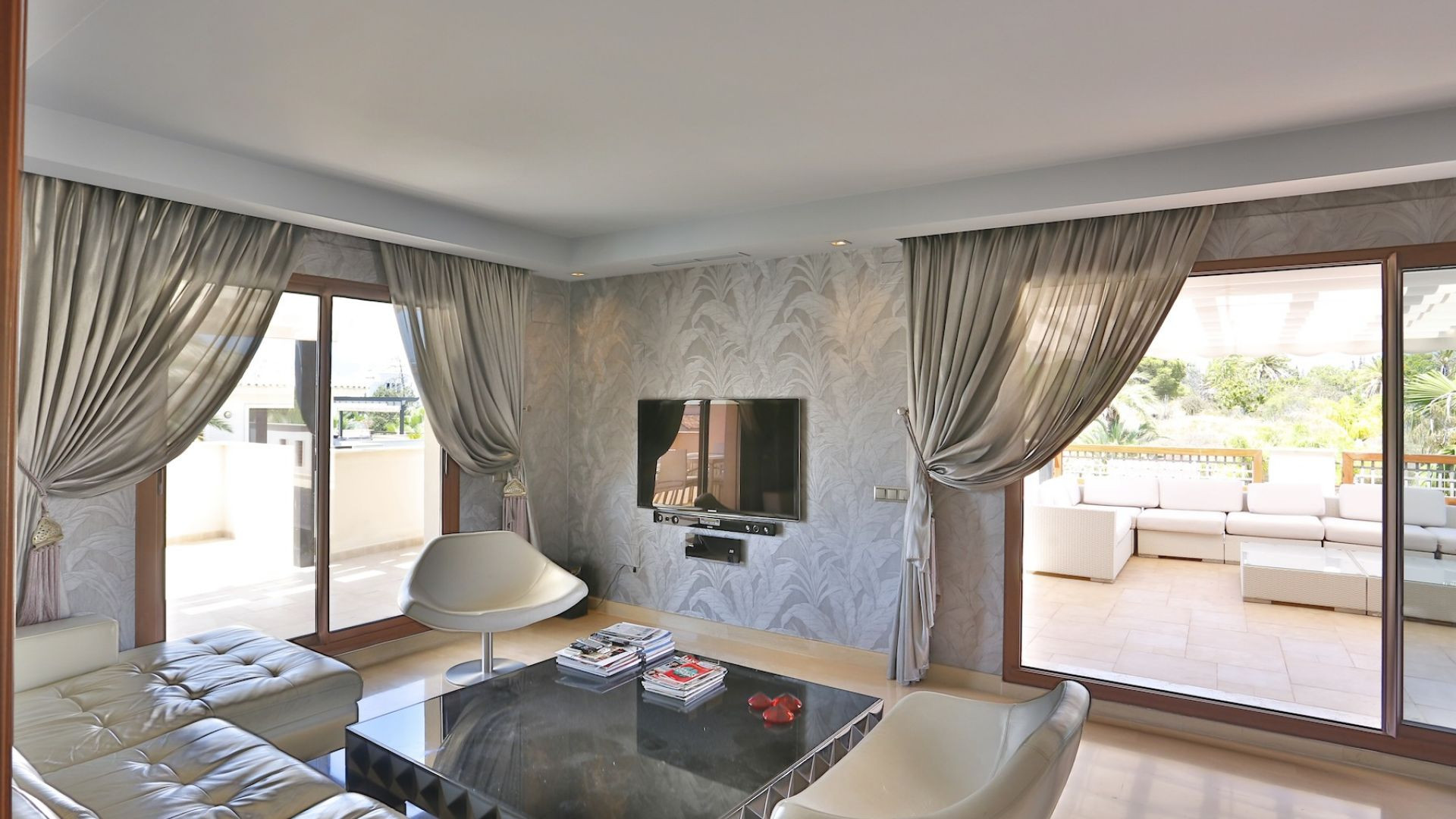 Nueva Andalucia Marbella penthouse 2 Bedrooms