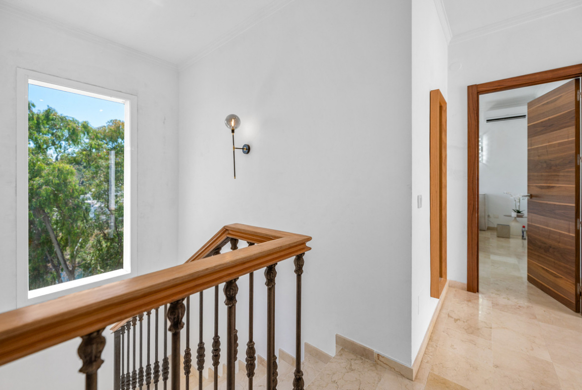 Nueva Andalucia Marbella villa 3 Bedrooms