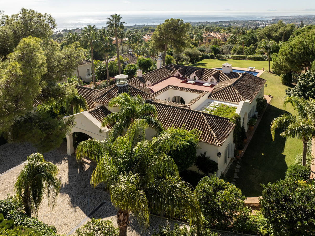 luxo-estate-11 Marbella Golden Mile Marbella villa 7 Bedrooms