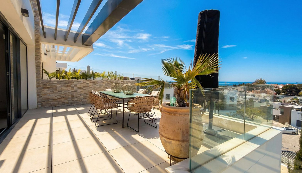 Cabopino Marbella penthouse 3 Bedrooms