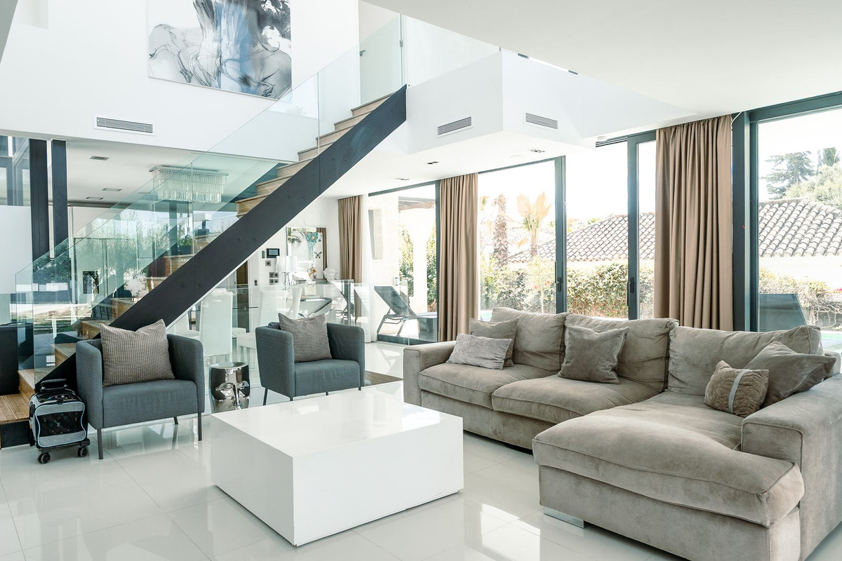 Nueva Andalucia Marbella villa 5 Bedrooms