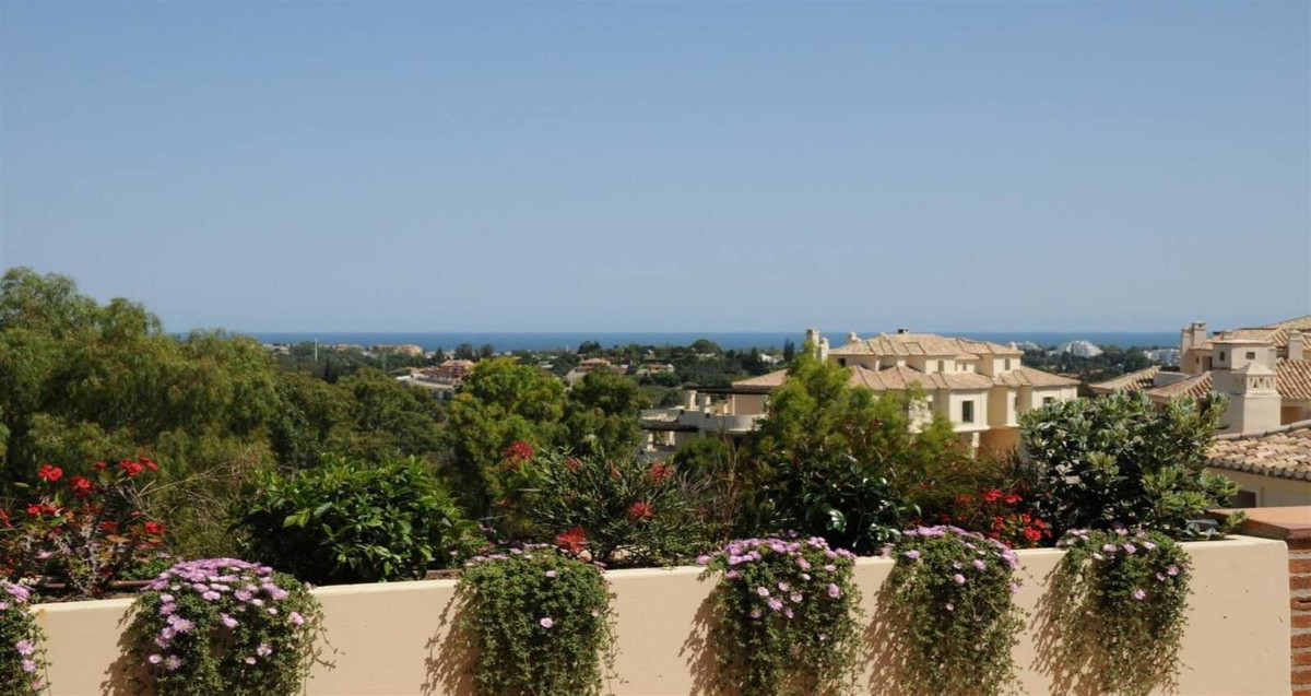 luxo-estate-11 Benahavis penthouse 4 Bedrooms