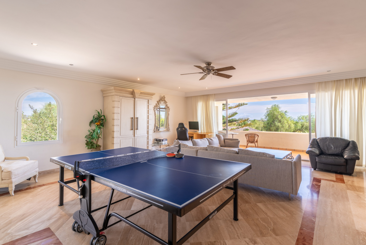 Los Almendros Benahavis villa 5 Bedrooms