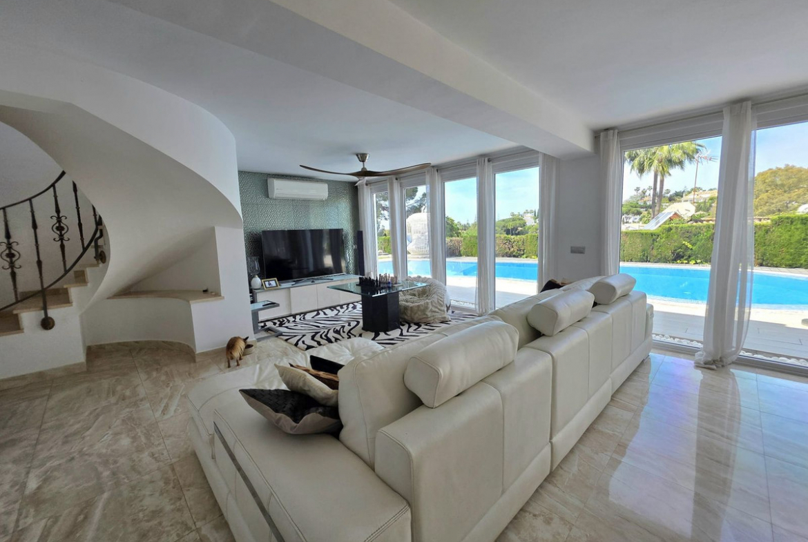 Elviria Marbella villa 5 Bedrooms