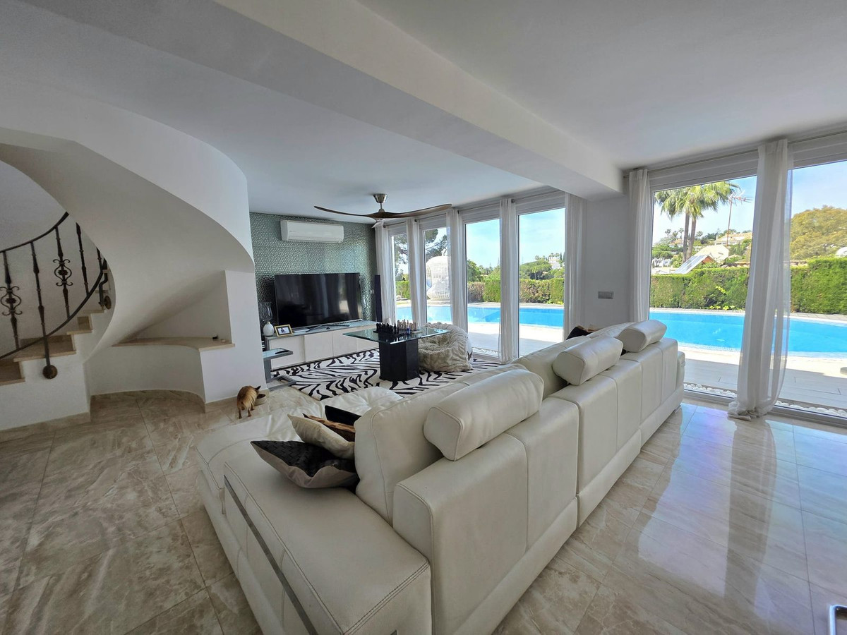 Elviria Marbella villa 5 Bedrooms