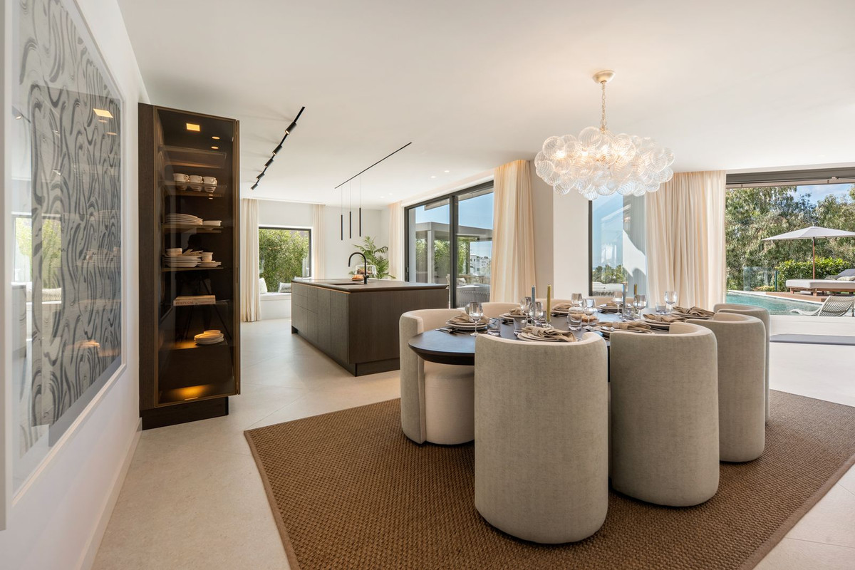 luxo-estate-11 Benahavis villa 6 Bedrooms