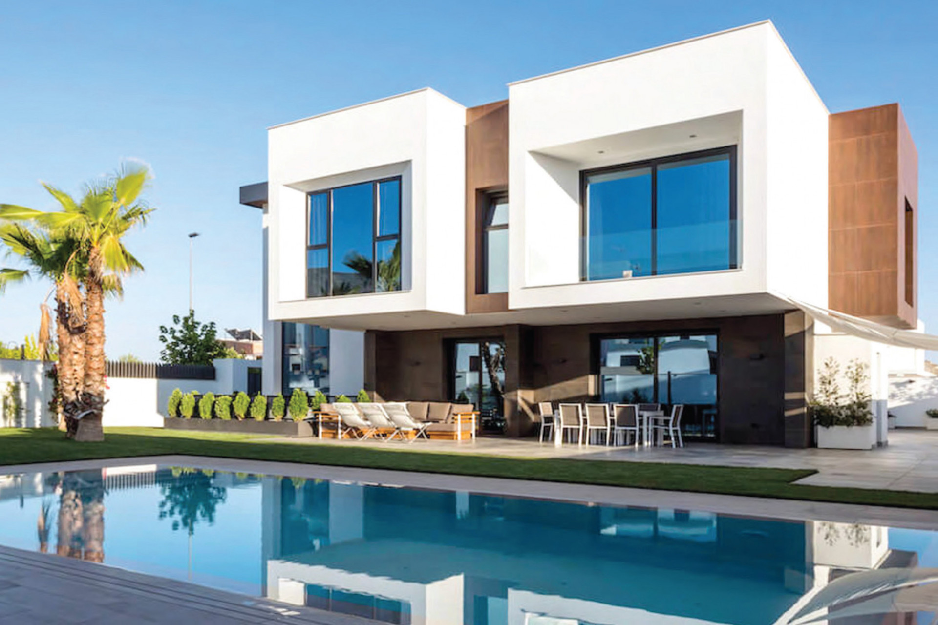 luxo-estate-11 Monte Mayor Benahavis plot Bedrooms
