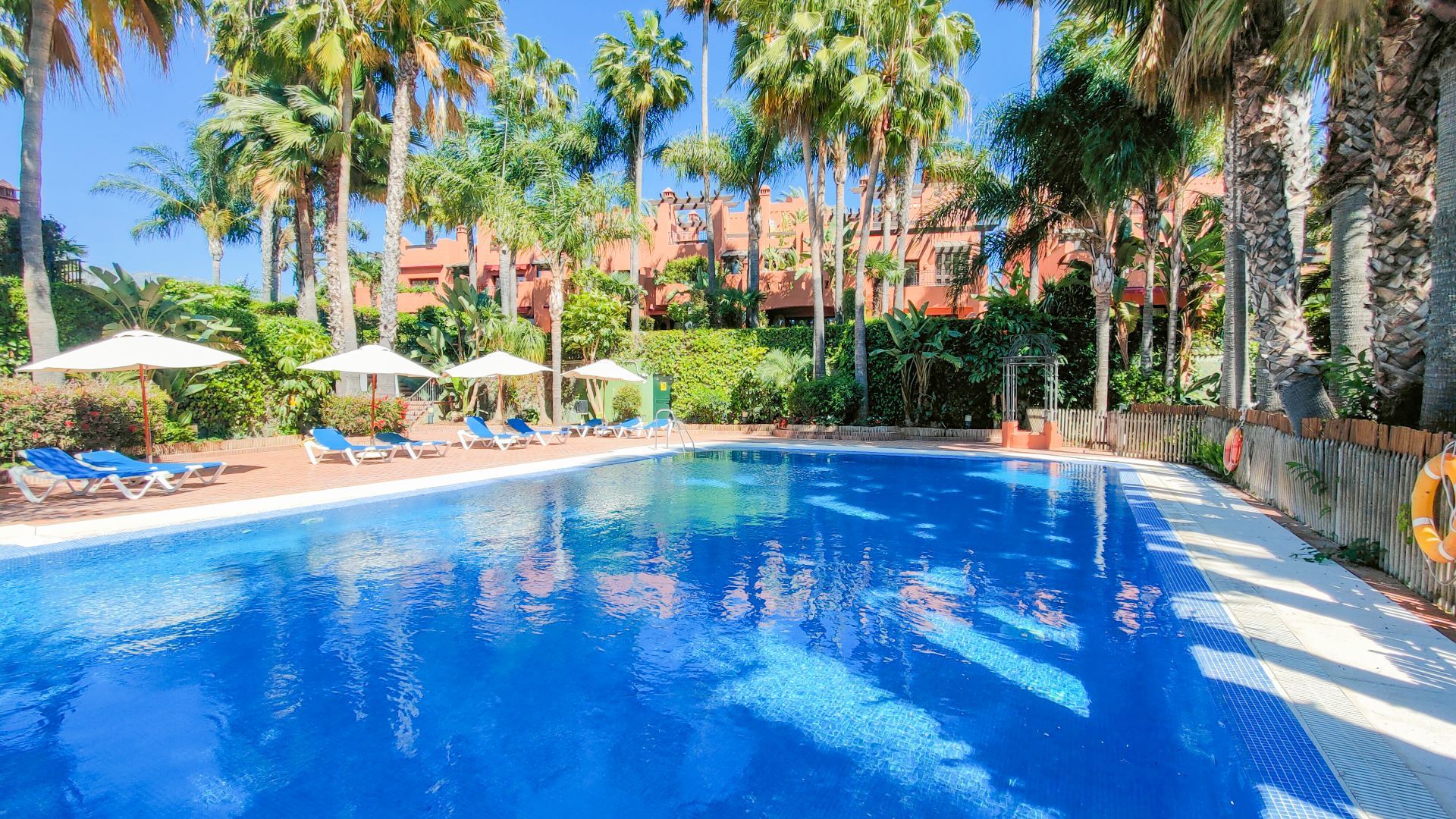 luxo-estate-11 Marbella Golden Mile Marbella townhouse 4 Bedrooms