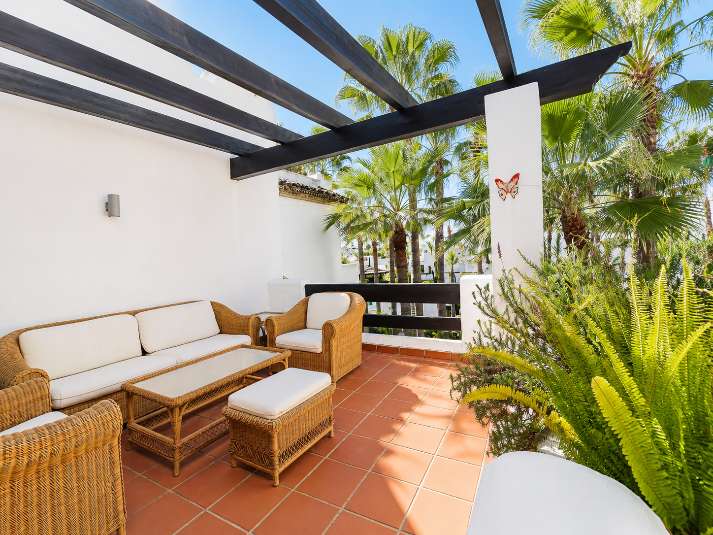 luxo-estate-11 Puerto Banus Marbella penthouse 3 Bedrooms