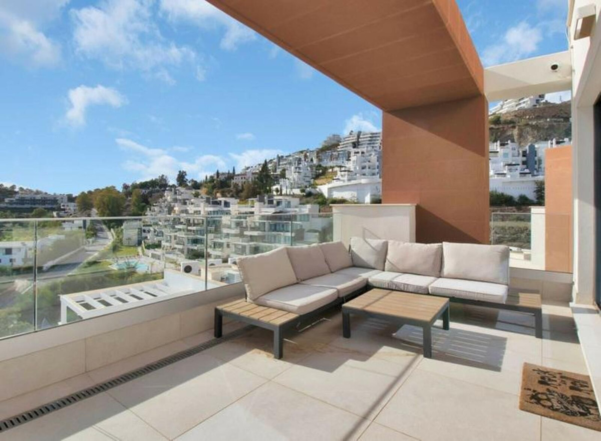 luxo-estate-11 La Quinta Benahavis penthouse 3 Bedrooms