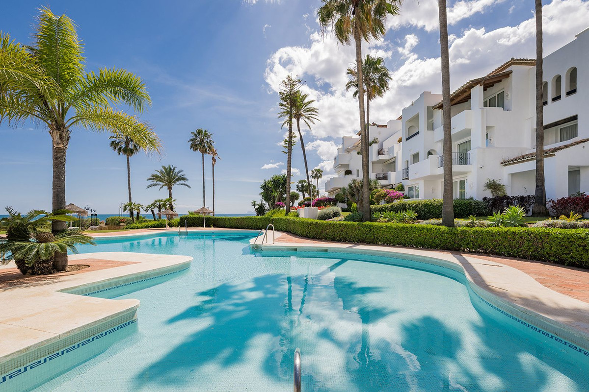 luxo-estate-11 Estepona apartment 3 Bedrooms