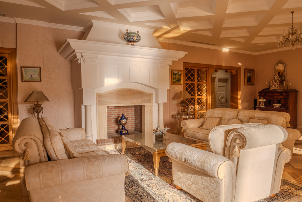 Nueva Andalucia Marbella villa 6 Bedrooms