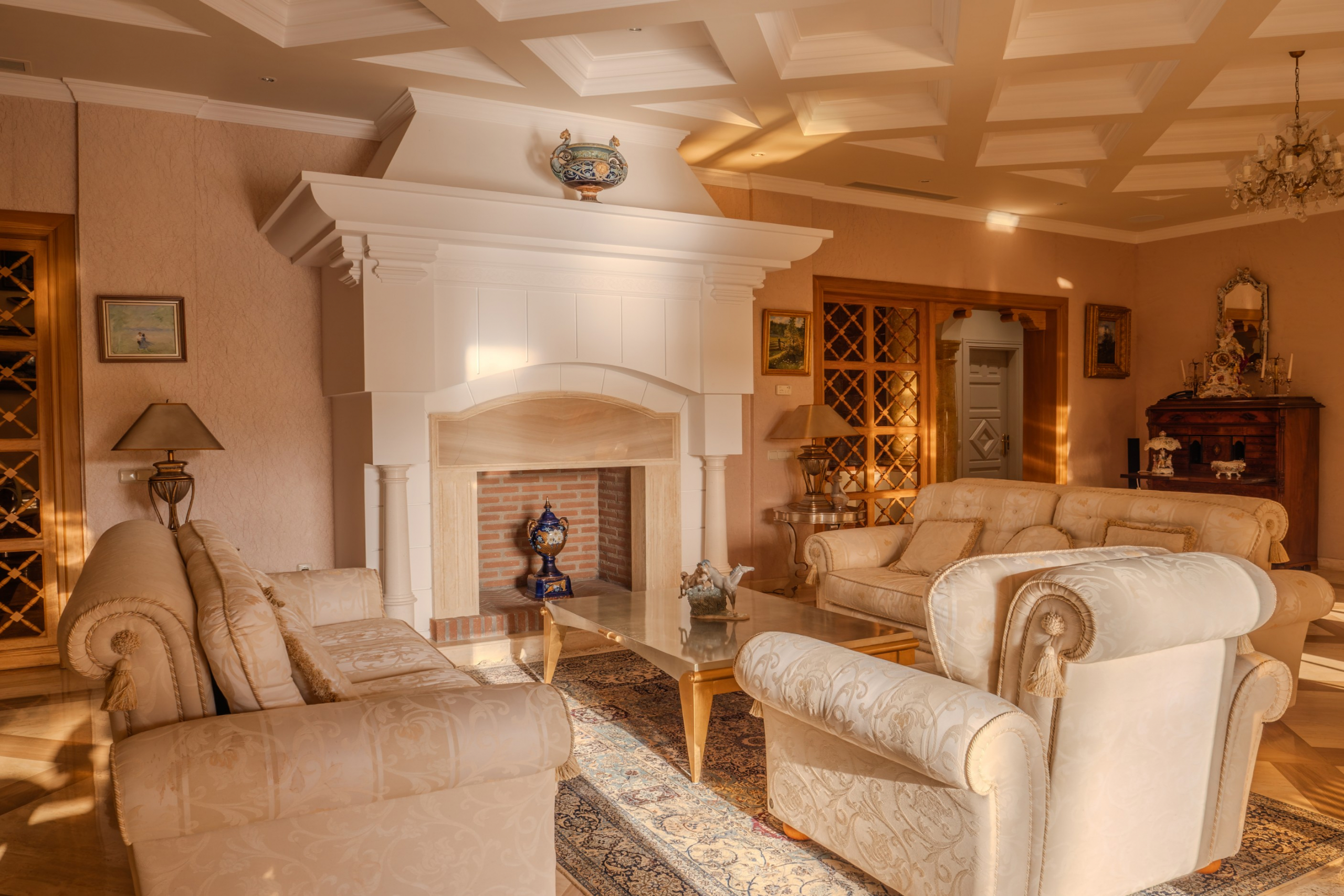 luxo-estate-11 Nueva Andalucia Marbella villa 6 Bedrooms