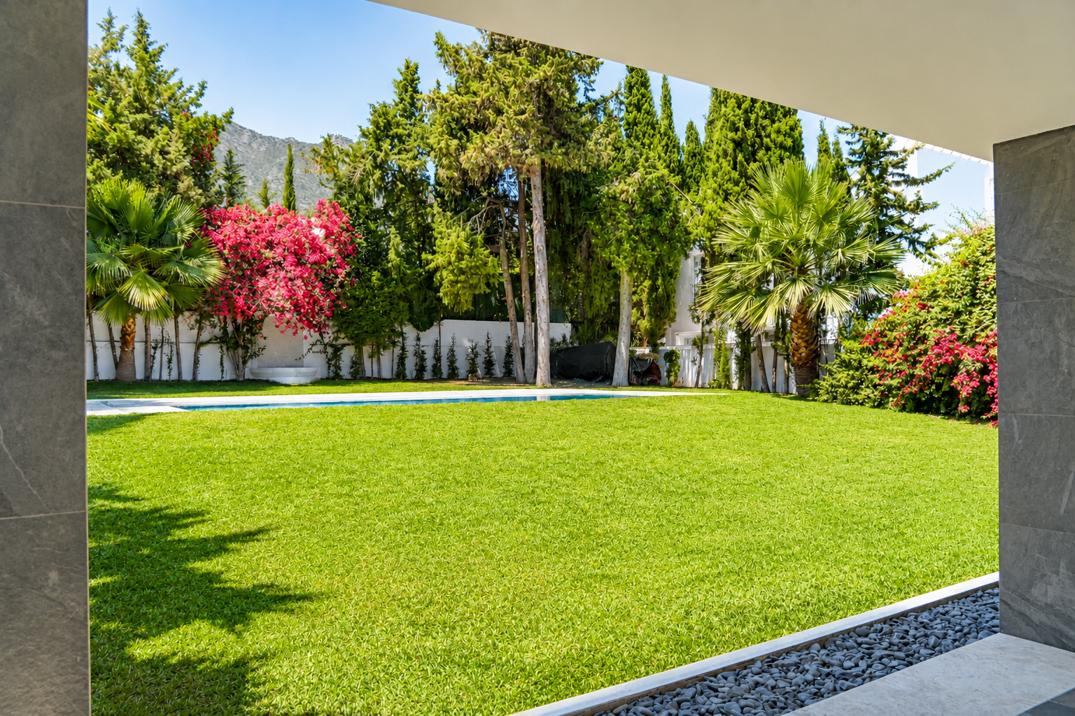 luxo-estate-11 Marbella villa 5 Bedrooms
