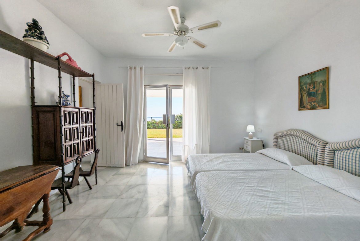 Guadalmina Baja San Pedro Alcantara villa 4 Bedrooms