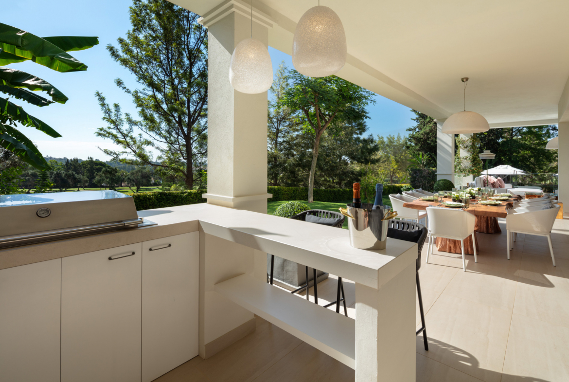 Nueva Andalucia Marbella villa 6 Bedrooms