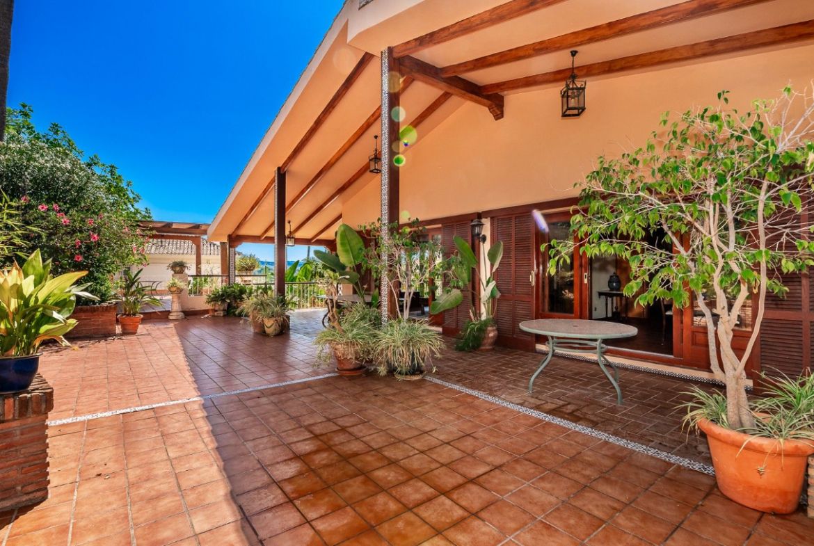 Rio Real Marbella villa 4 Bedrooms