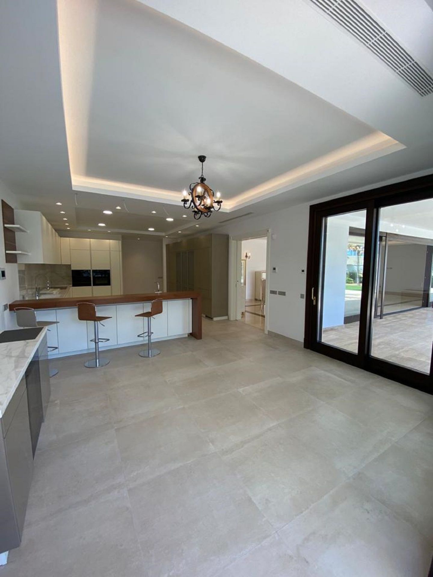 luxo-estate-12 Estepona villa 6 Bedrooms